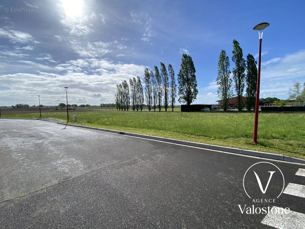 Terrain à MIRAMONT-SENSACQ