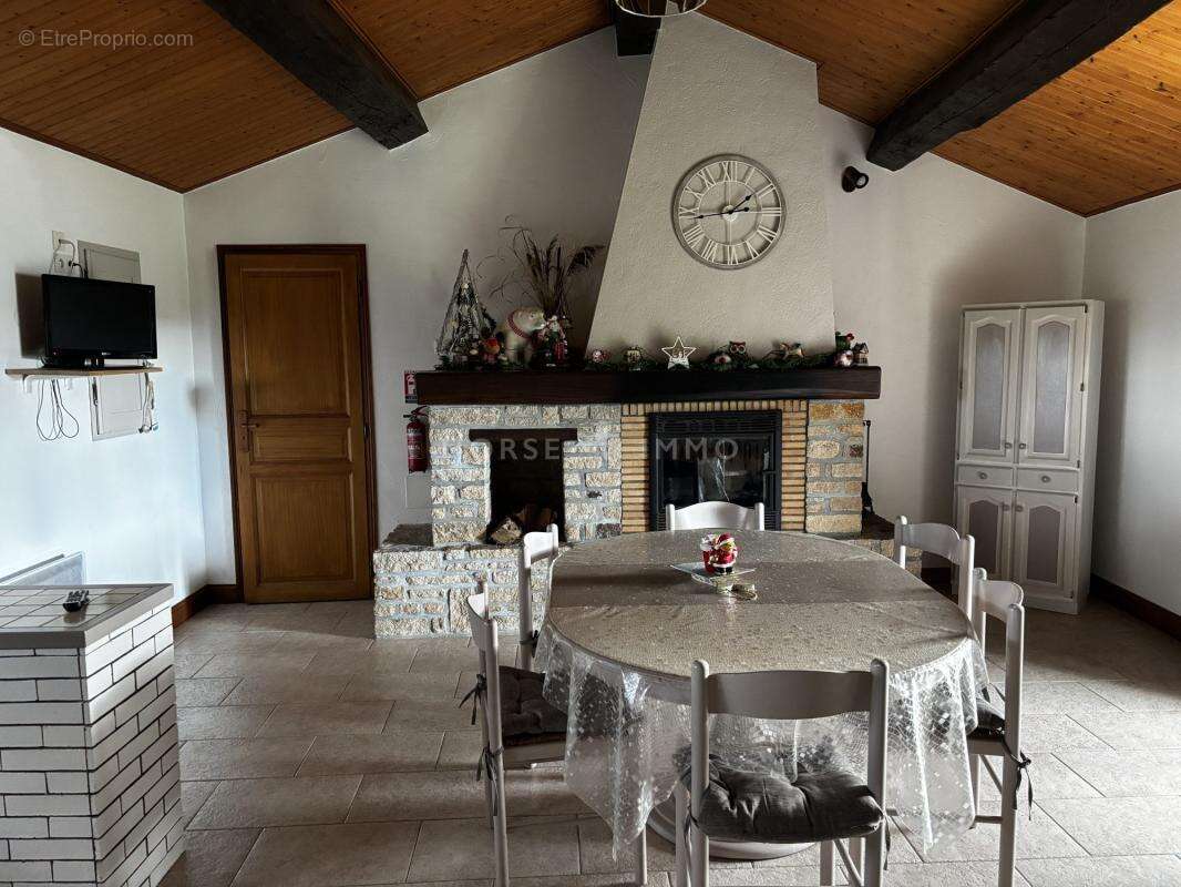 Maison à BOUIN