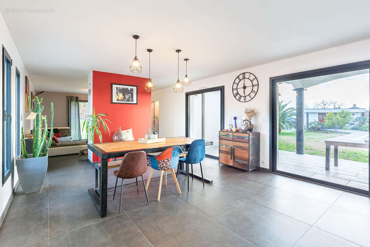 Maison à MOUSCARDES