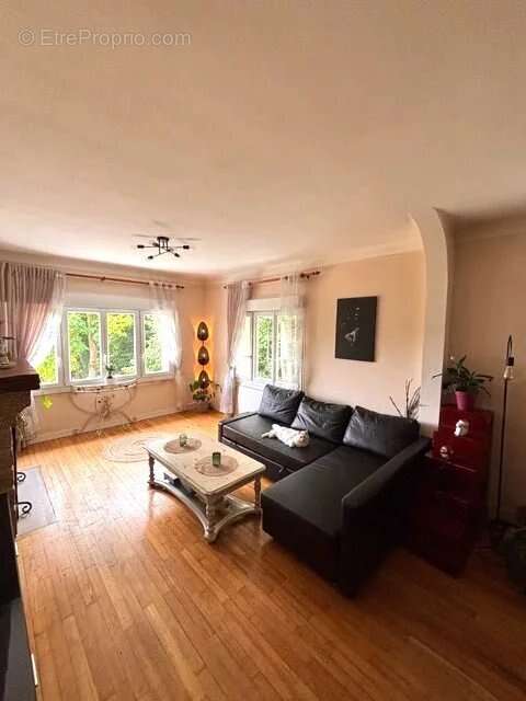 Maison à NANTEAU-SUR-ESSONNE