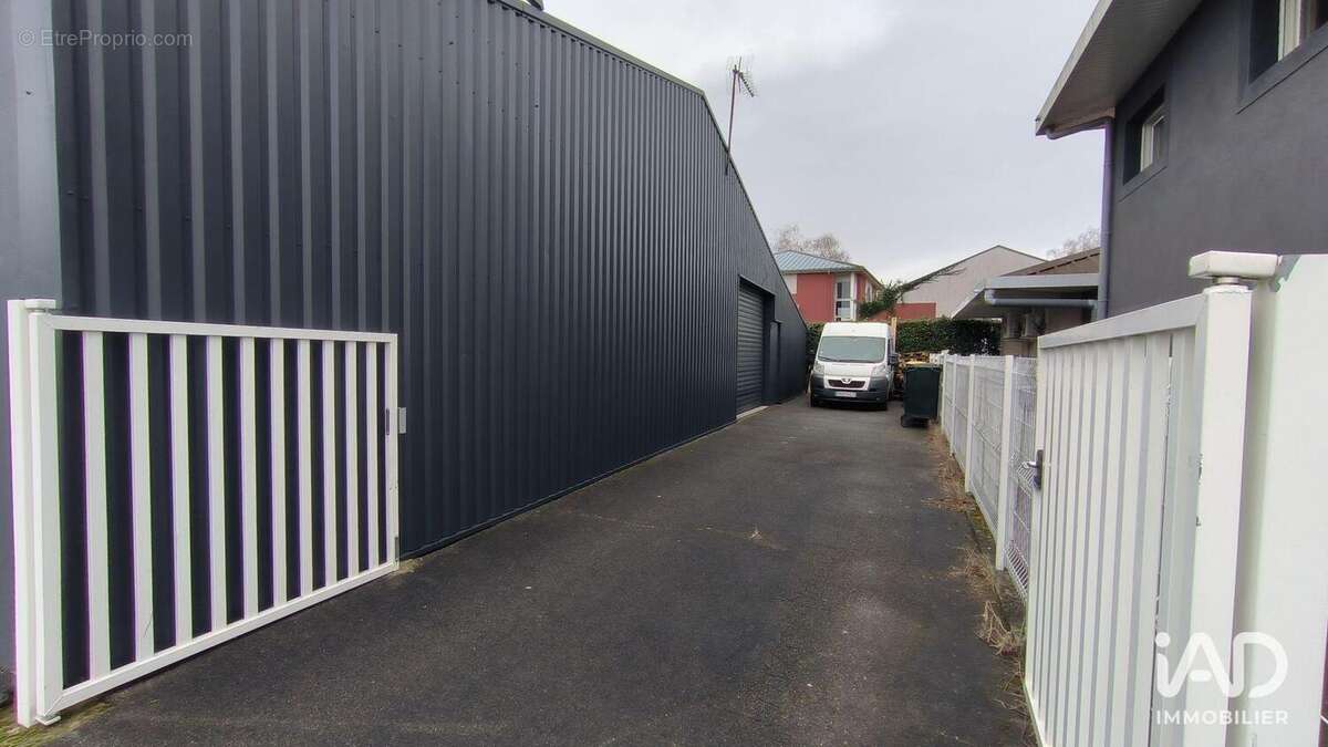 Photo 5 - Commerce à ARTIX