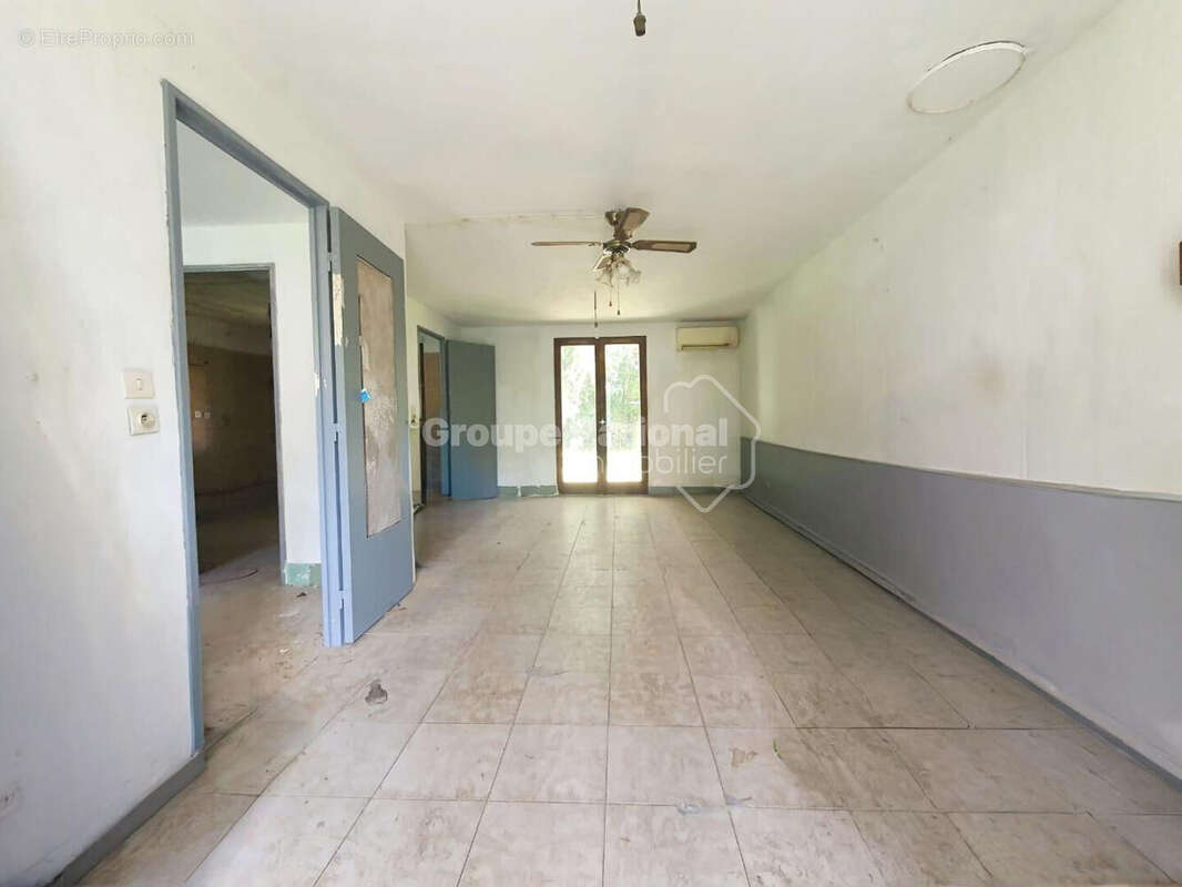 Maison à SAINT-CHAMAS