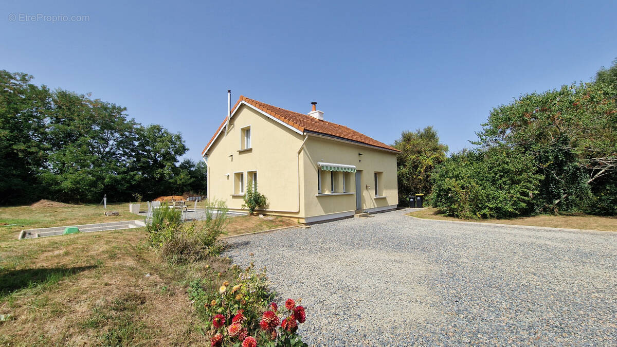 Maison à CEAUX-EN-COUHE