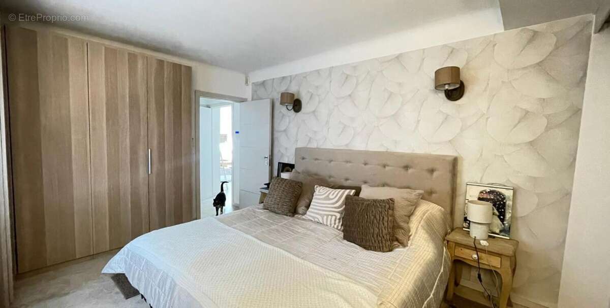 Maison à ROQUEFORT-LES-PINS