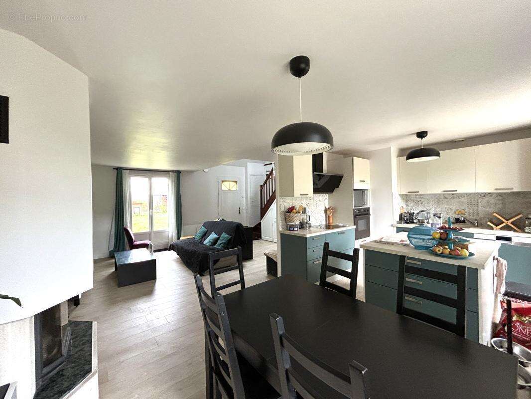 Maison à ROSNY-SUR-SEINE