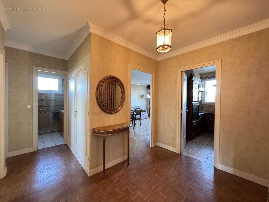 Appartement à SAINT-MAUR-DES-FOSSES