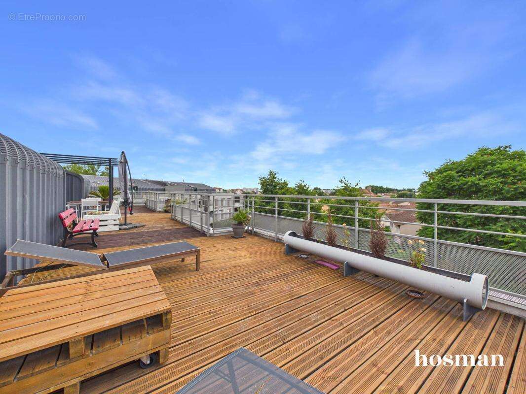 4 pièces - 95 m² dernier étage avec parking, terrasse de 193m2 - Rue Yves Montand, Bègles - photo 13