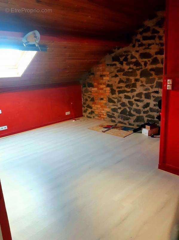 Maison à PUY-GUILLAUME