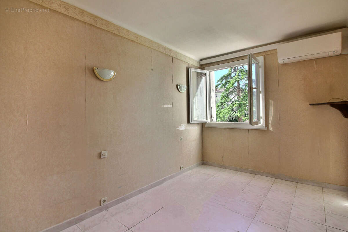 Appartement à VALLAURIS