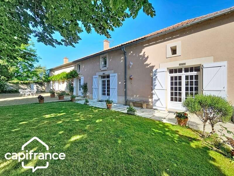 Maison à SAINT-MARTIN-DE-SANZAY