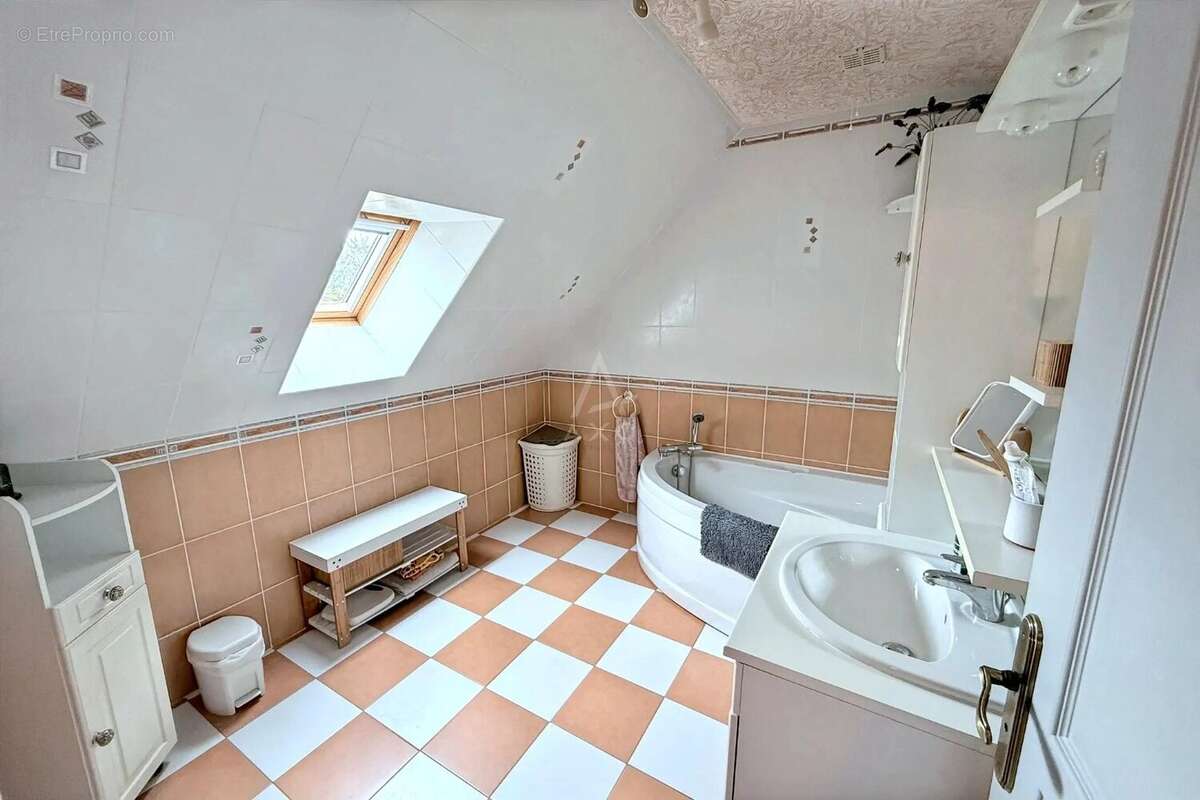 À vendre  Propriété de caractère avec grange d'exception à Vallons de l'erdre - photo 13
