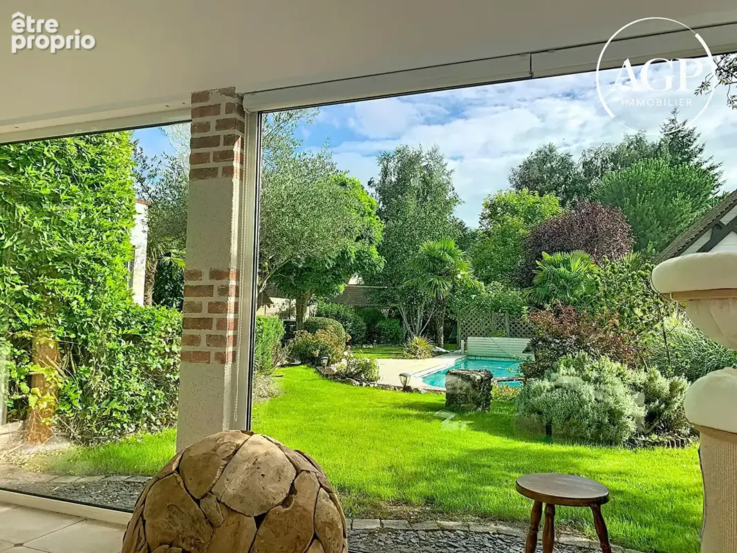 Maison avec piscine et dépendance - photo 15