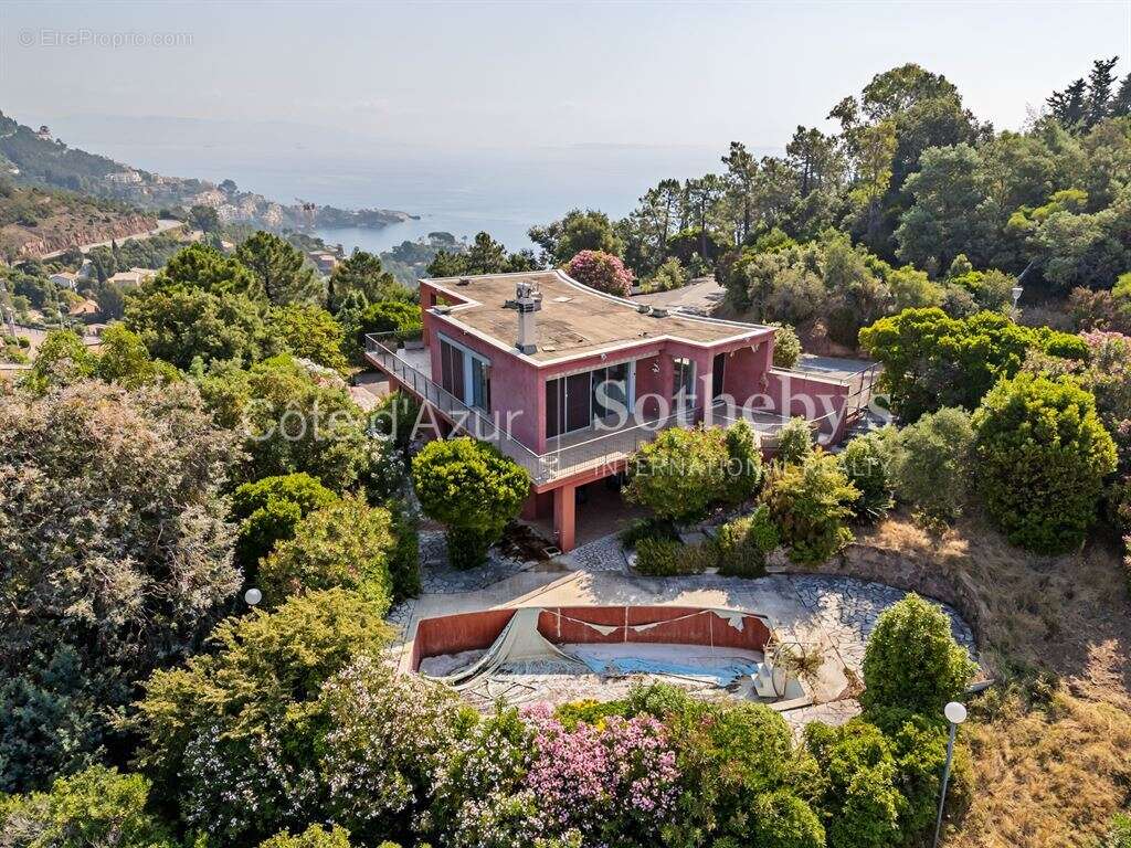 Maison à THEOULE-SUR-MER