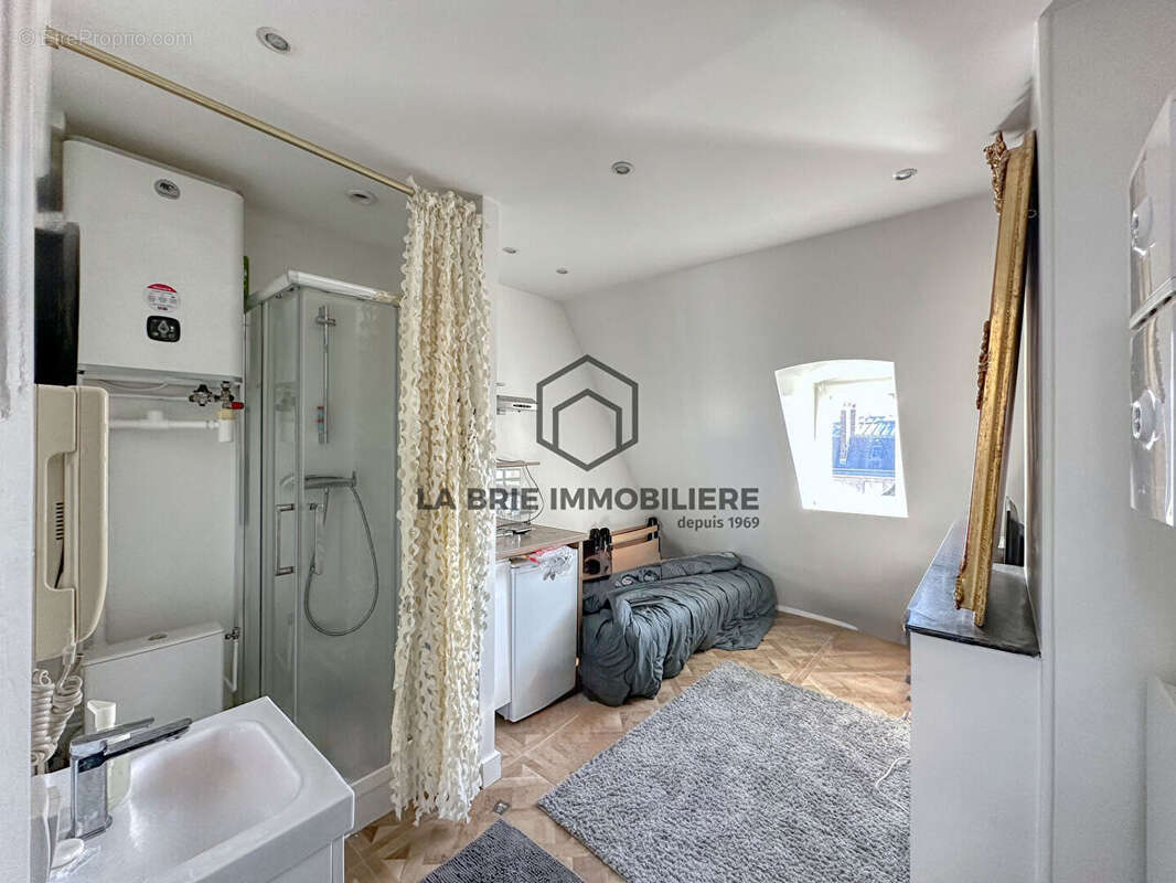 Appartement à PARIS-8E