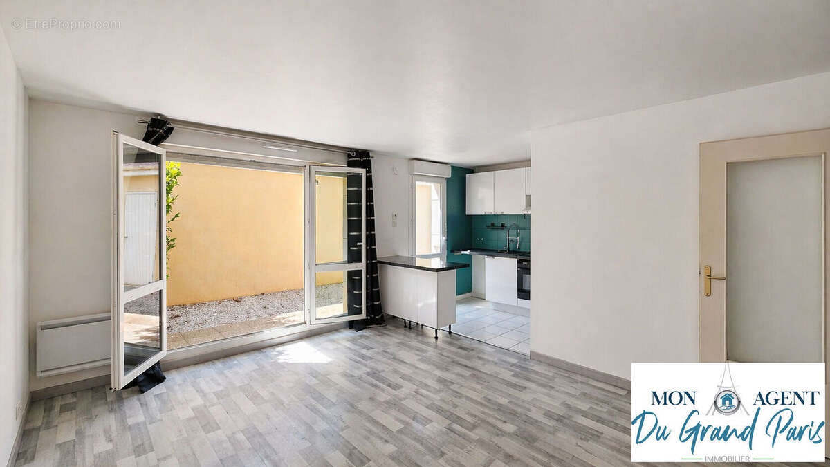 Appartement à MAGNY-LES-HAMEAUX