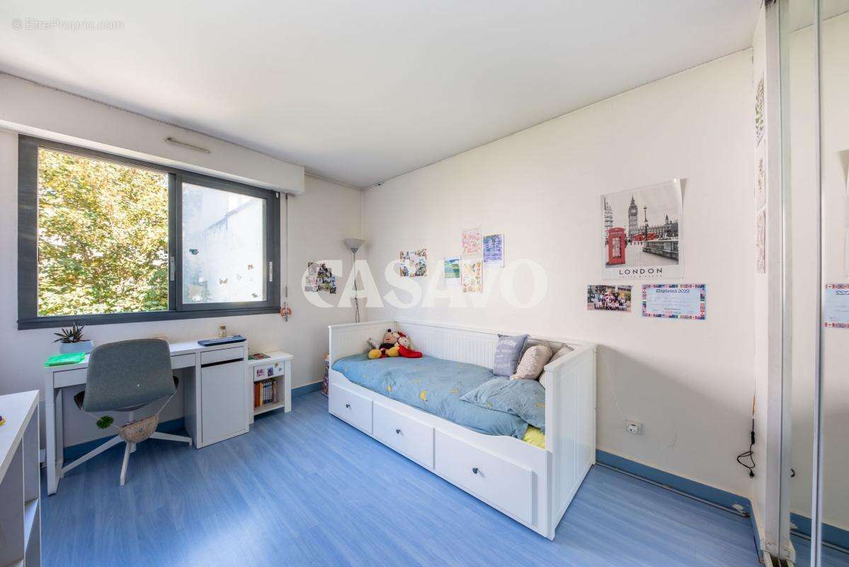 Appartement à CHARENTON-LE-PONT