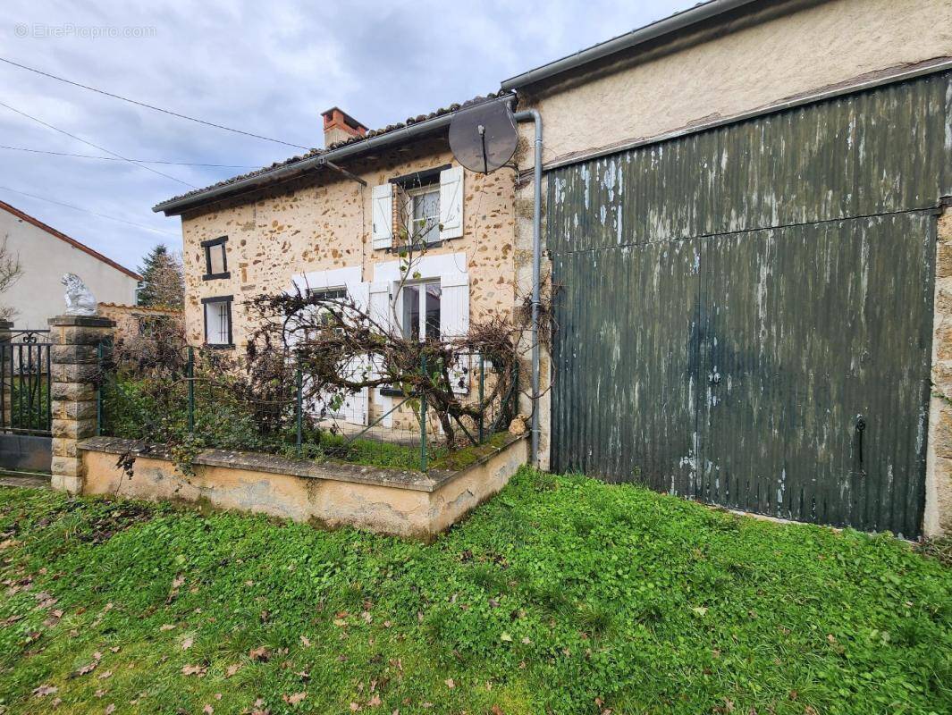 Maison à ADRIERS