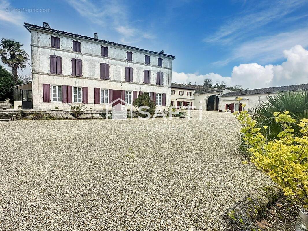 Photo 1 - Maison à ANGOULEME