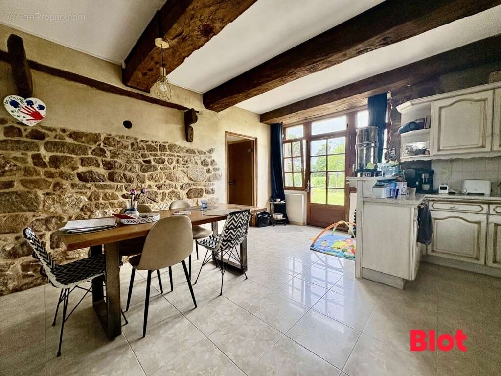 Maison 250 m² à Medreac  - photo 5
