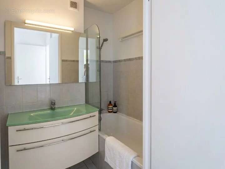 THIAIS - T2 calme et lumineux avec parking sous-sol – Idéal 1er achat ou investisseur - photo 4
