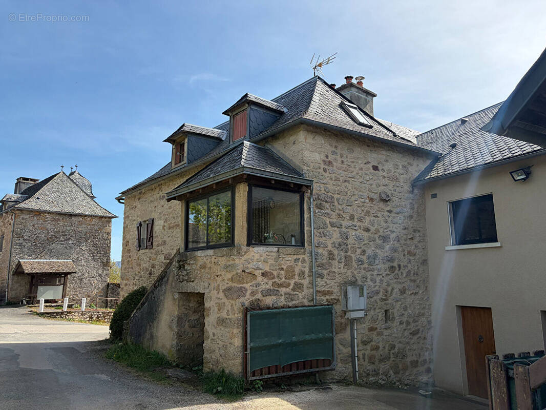 Maison à MONTROZIER