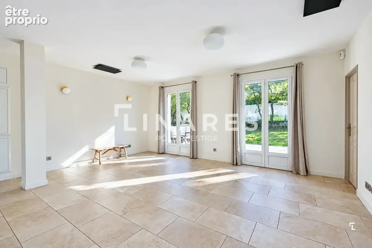 LES BASTIDES – Maison plain-pied de 150m2 - Piscine - Terrain 2000m2 - 13100 Aix-en-Provence/Puyricard - photo 22
