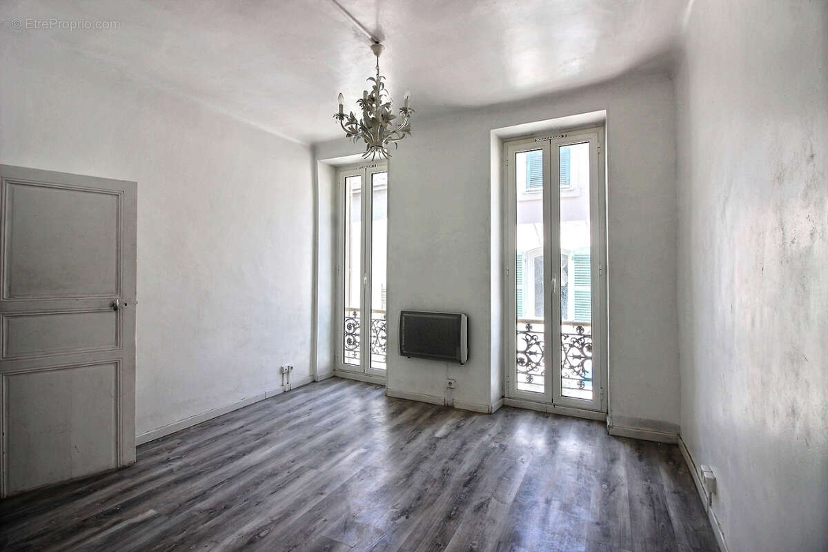 Appartement à MARSEILLE-6E