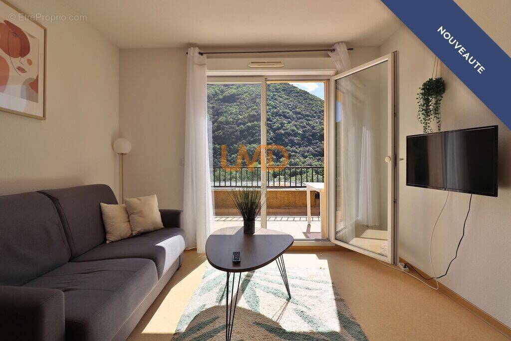 Appartement à AVENE