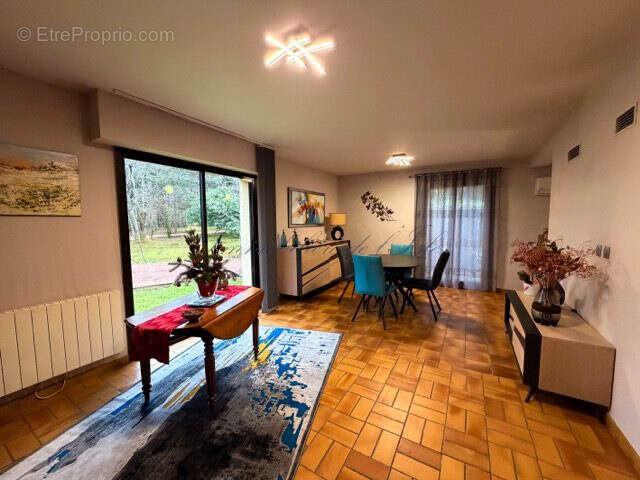 Maison à CHAMPCEVINEL