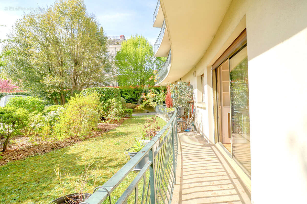 Appartement à LE PLESSIS-ROBINSON