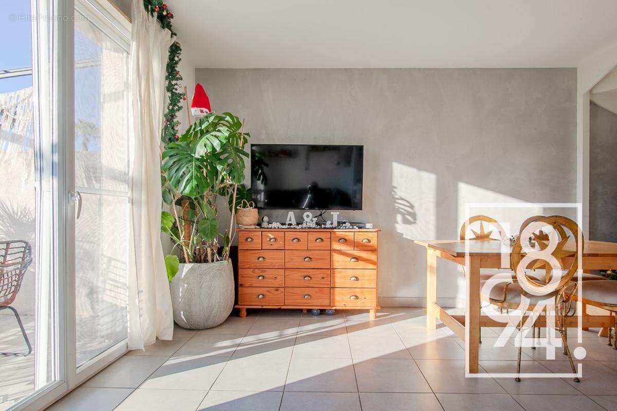 Maison à CHATEAUNEUF-LES-MARTIGUES