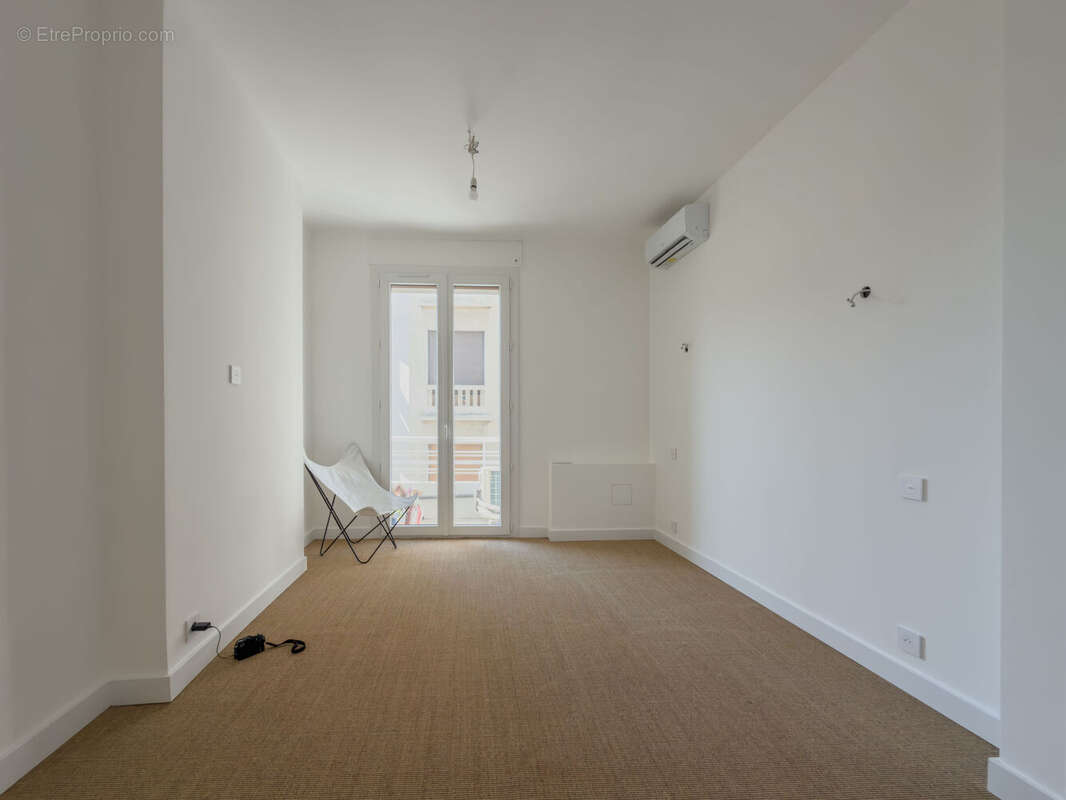 Appartement 85 m² à Marseille-8e  - photo 8