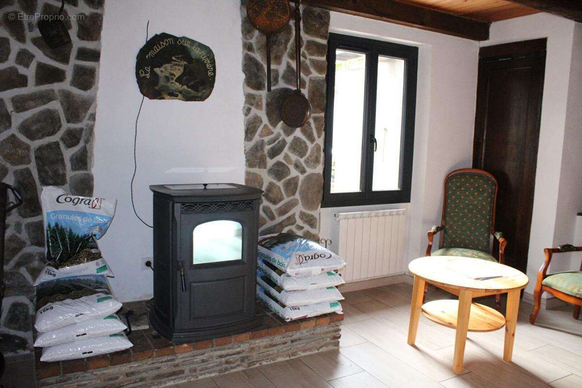 Laveyrune maison avec terrasse et vue sur l' Allier - photo 4