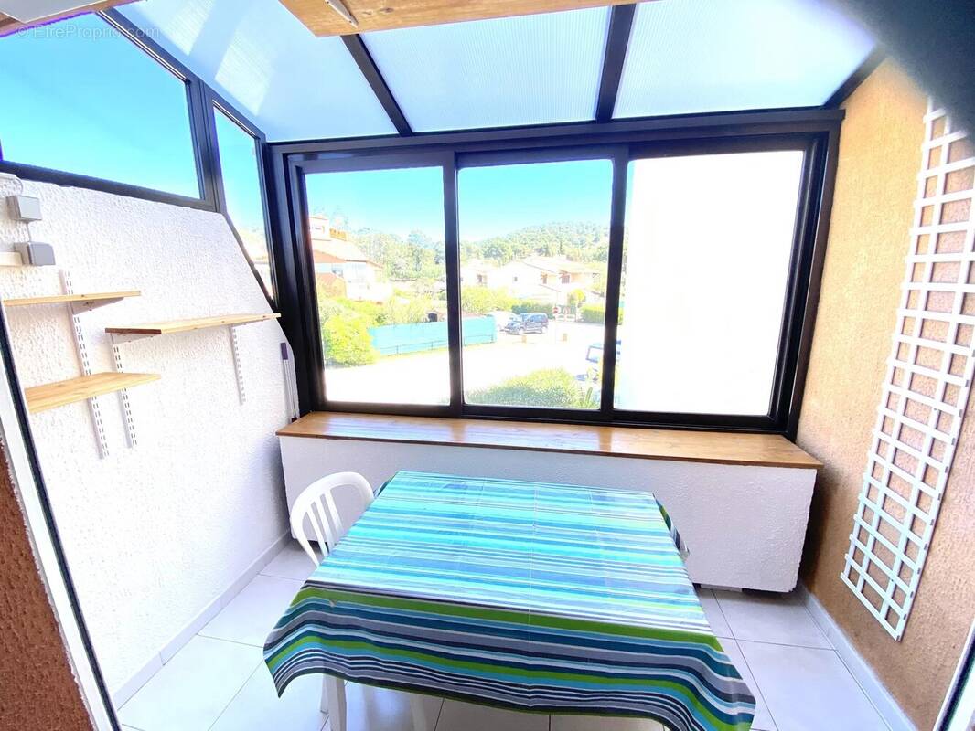 Appartement à LA LONDE-LES-MAURES