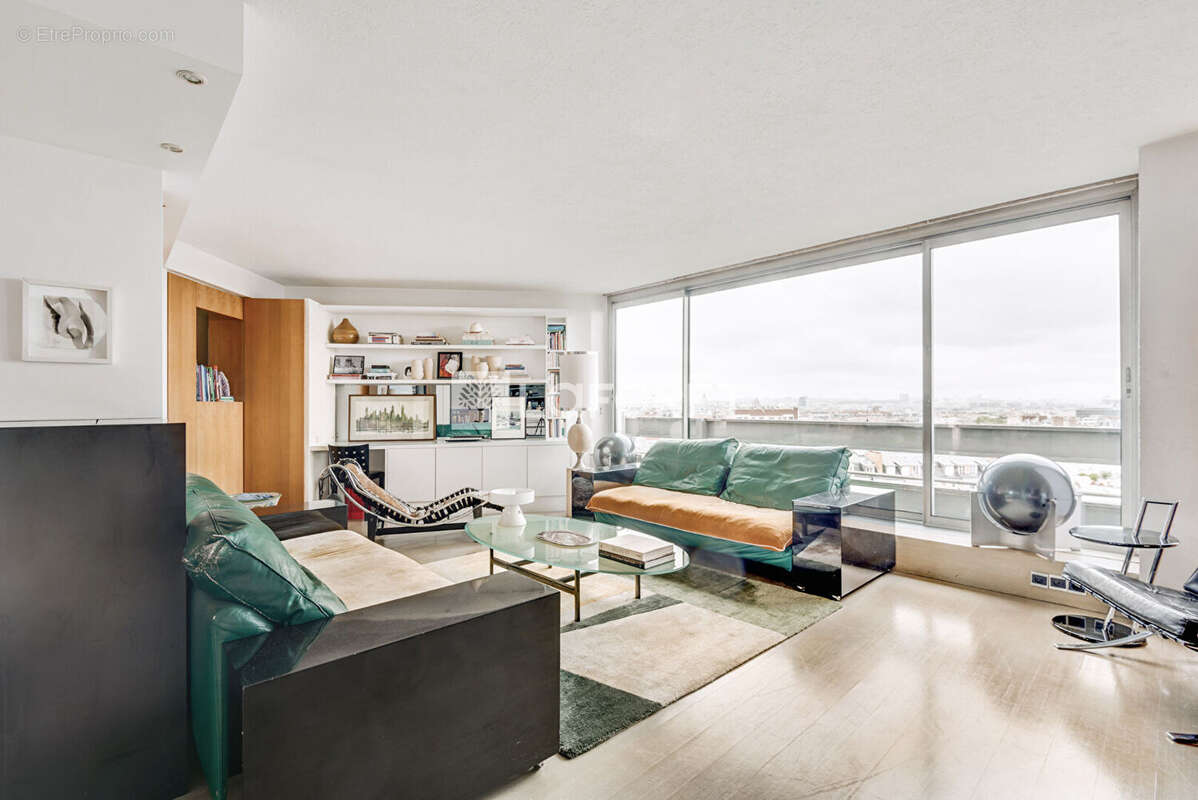 Appartement à PARIS-14E