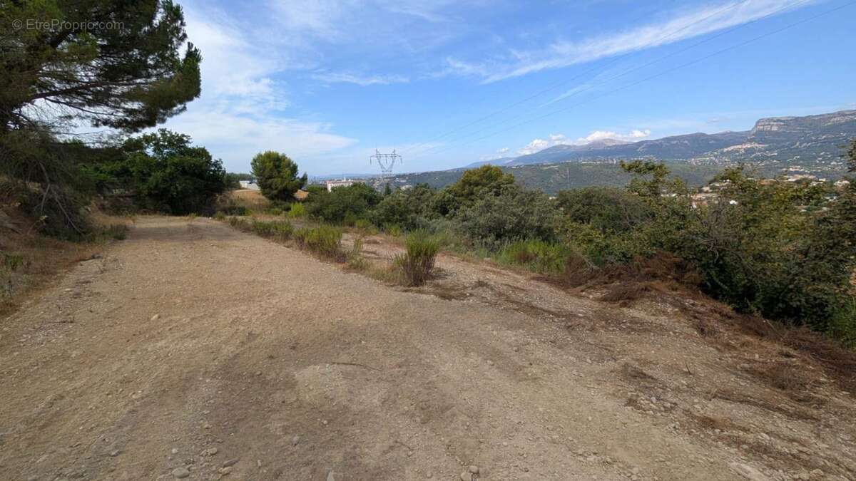 Terrain à NICE