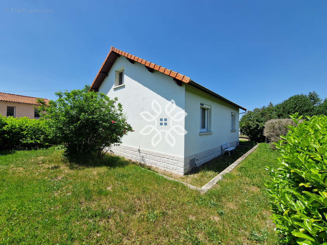 Maison à SAINTE-FLORINE