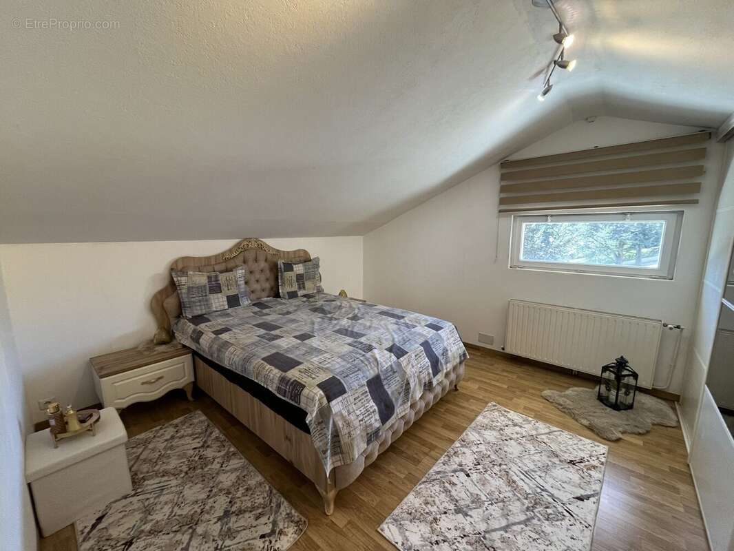 Maison 158 m² à Saint-Etienne  - photo 9