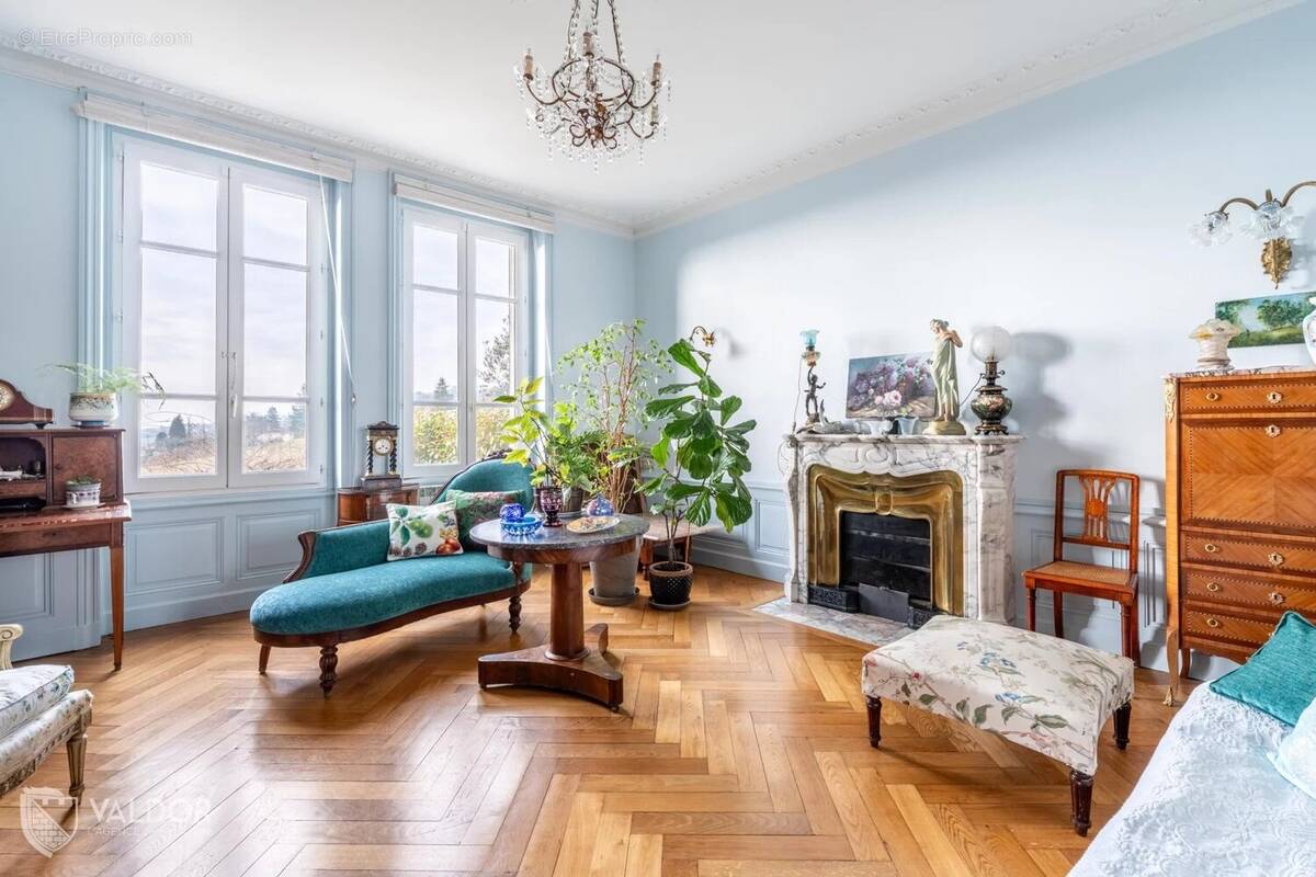 Appartement à POMMIERS