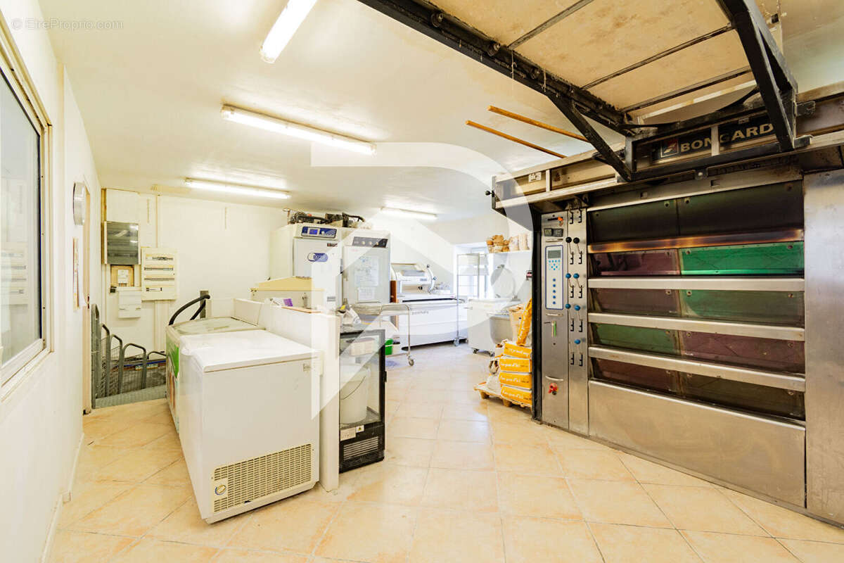 Commerce à OLLIOULES