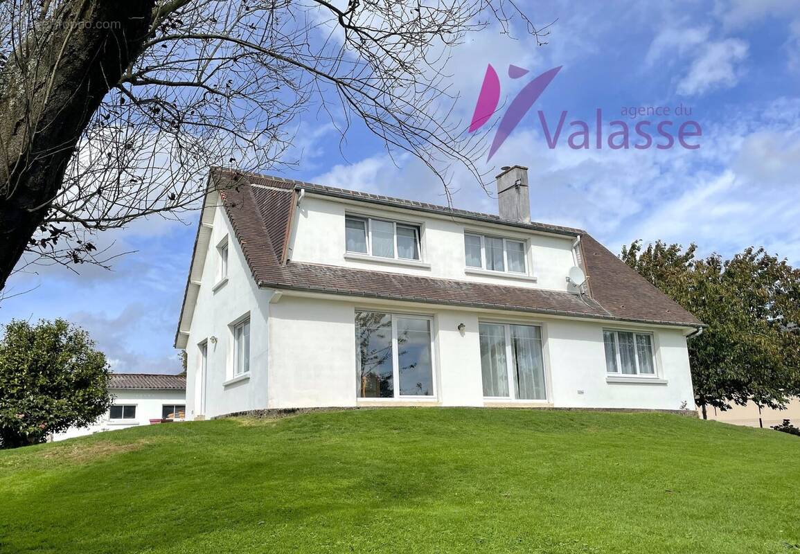 Maison à SAINT-EUSTACHE-LA-FORET