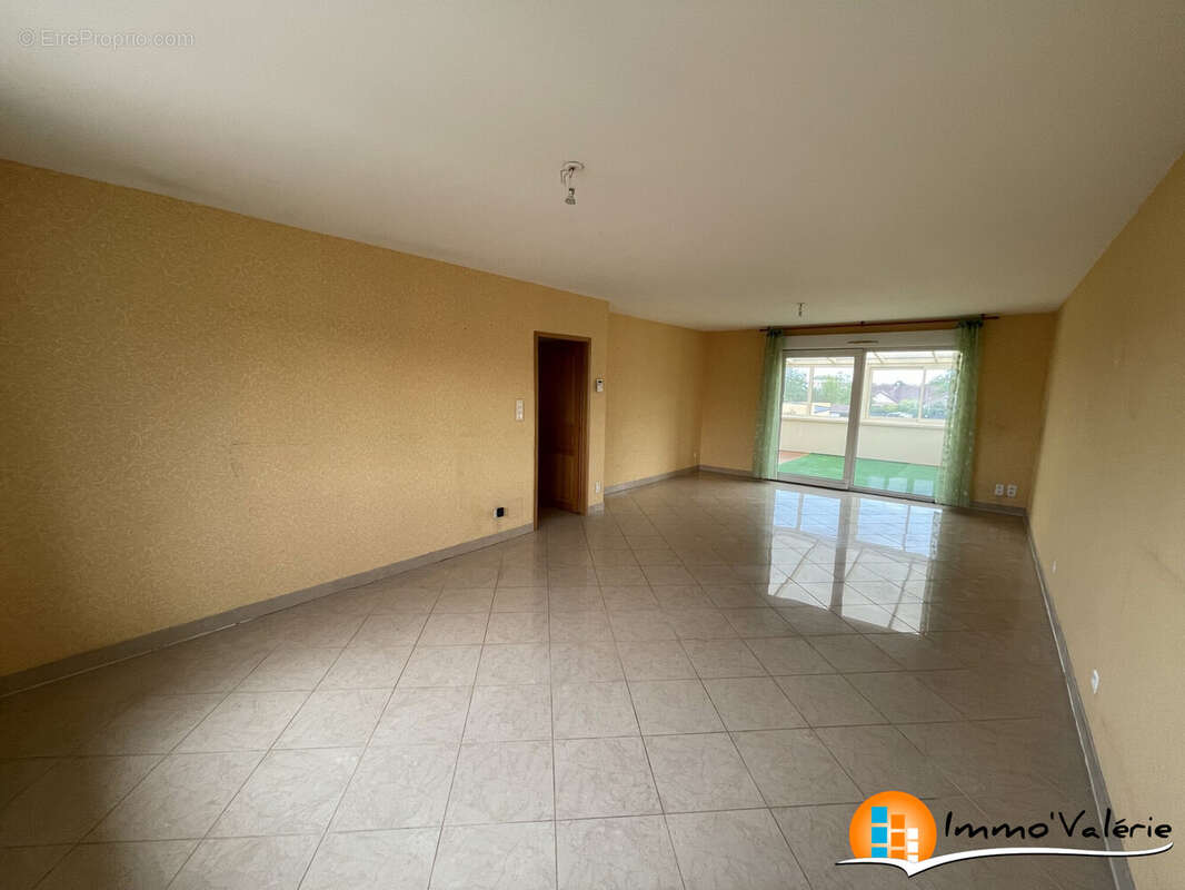 Maison 113 m² à Charmes  - photo 8