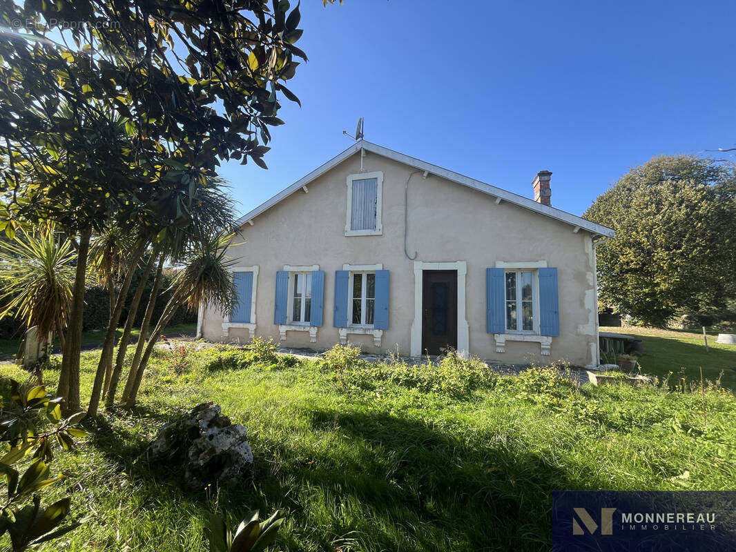 Maison à LES MATHES