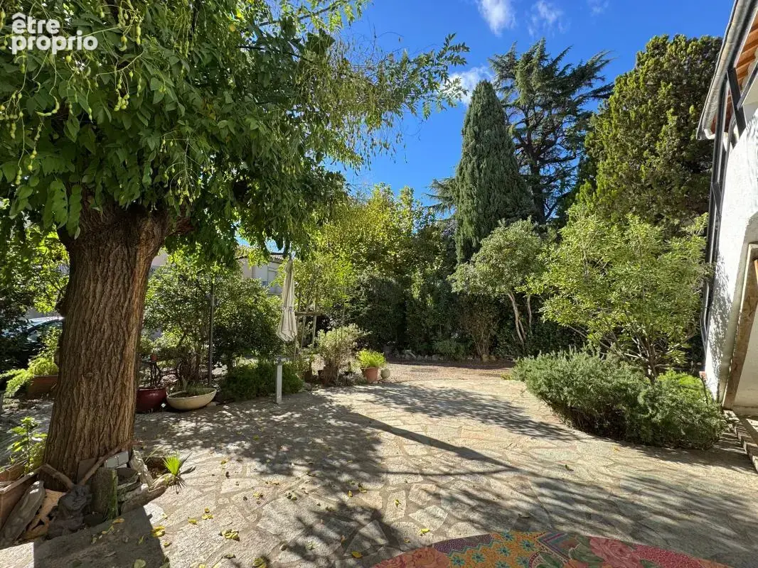 Maison de charme avec jardin arboré de 432m² et atelier de 90m² - photo 9