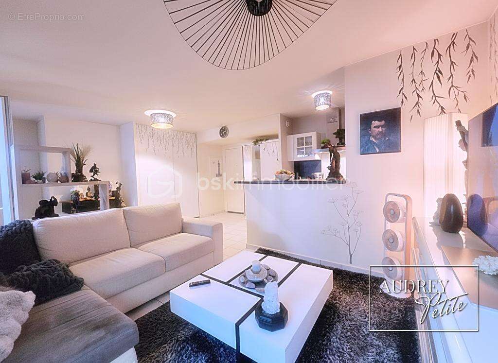 Appartement à AUBERVILLIERS