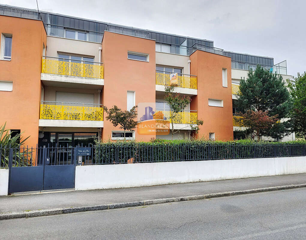 Appartement à BOUGUENAIS