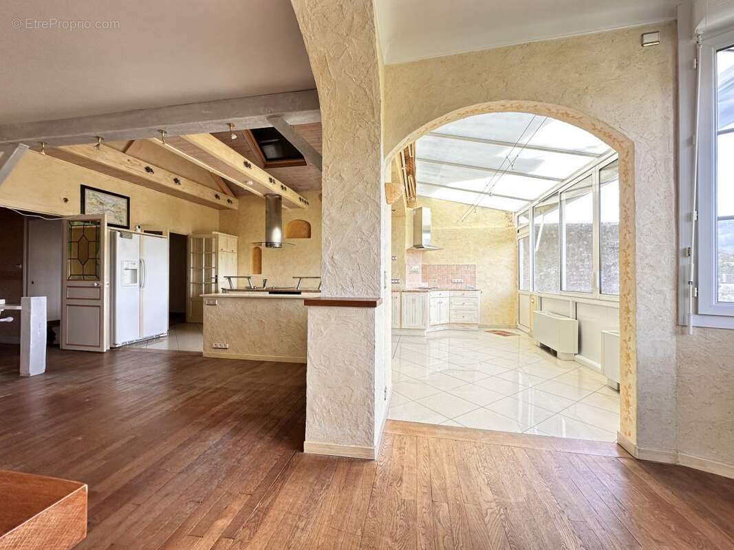 Maison à SAINTE-MAURE-DE-TOURAINE