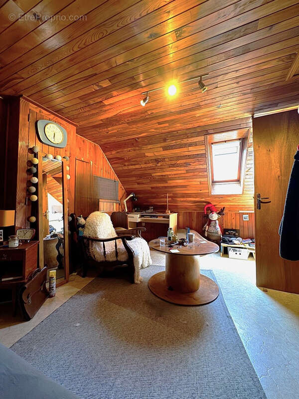 Maison à SALLES-CURAN