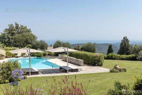 Maison 400 m² à Tourrettes-Sur-Loup  - photo 2