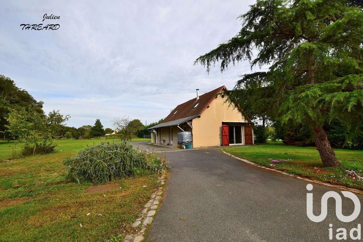 Maison 224 m² à Le Louroux  - photo 4